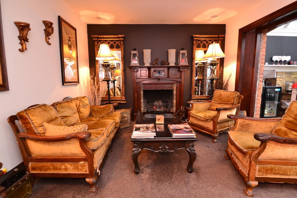 The Ambassador Heathrow Guest house Hillingdon