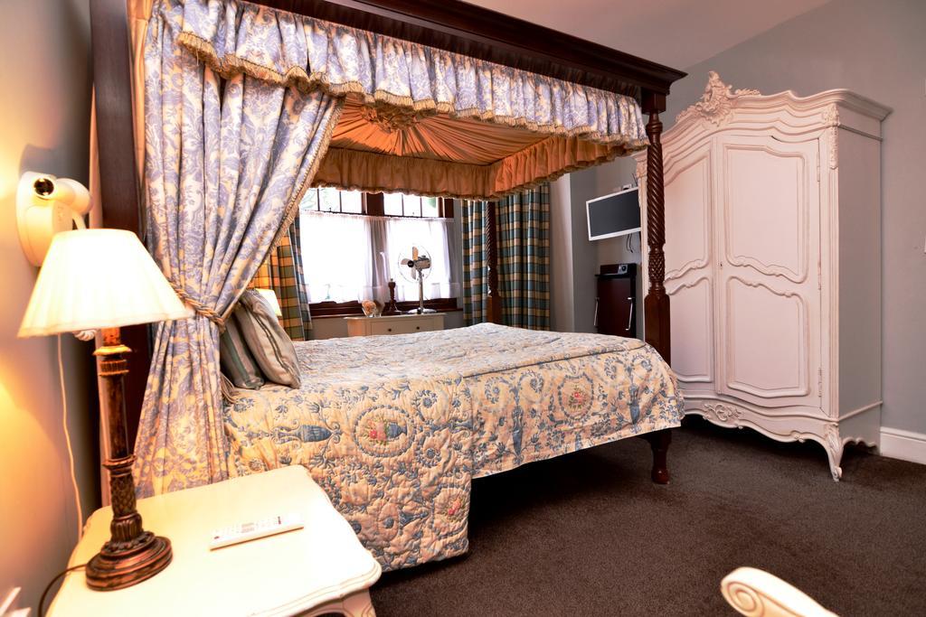 The Ambassador Heathrow 3*