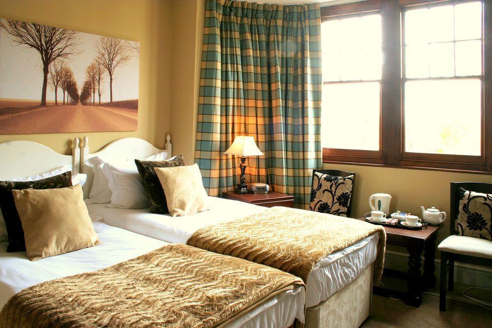 Guest house The Ambassador Heathrow 3*